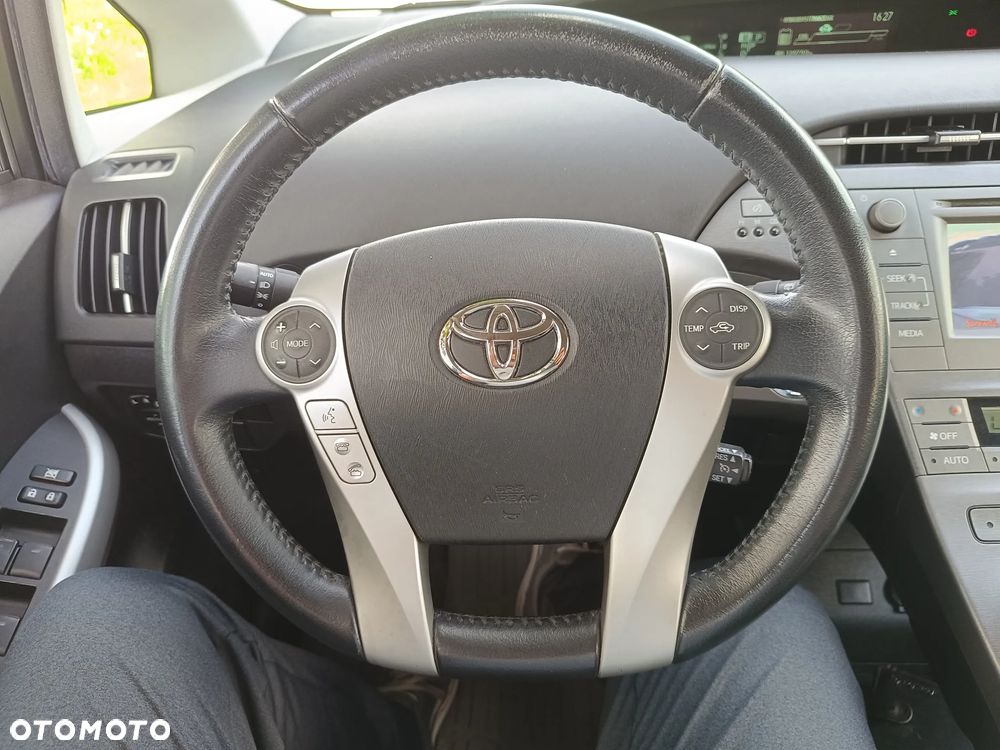 Toyota Prius 1.8 HSD Prestige - 29