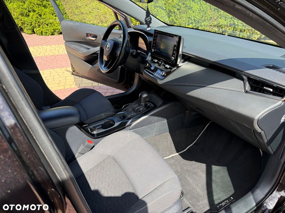 Toyota Corolla 1.8 Hybrid Executive - 28