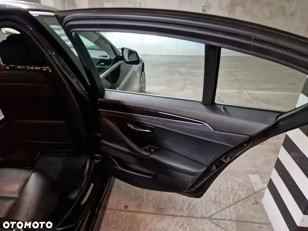 BMW Seria 5 525d xDrive - 20