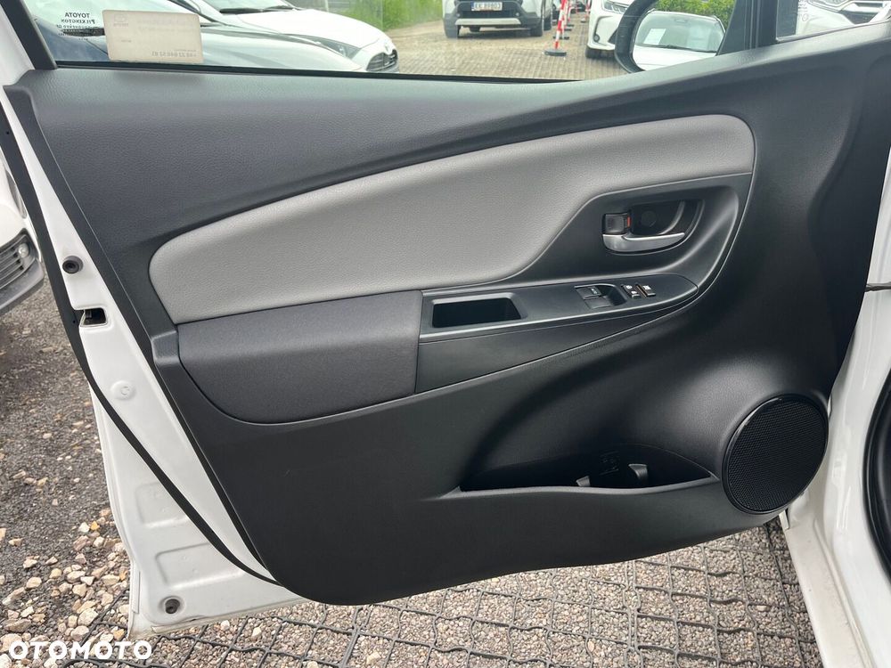 Toyota Yaris - 24