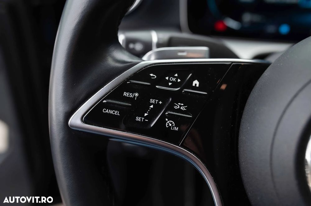 Mercedes-Benz E 300 de 4Matic 9G-TRONIC Avantgarde - 26