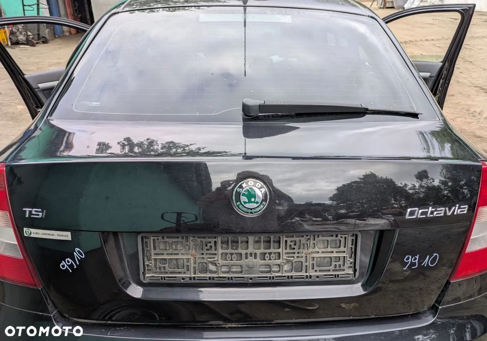 Klapa bagażnika Skoda Octavia II FL