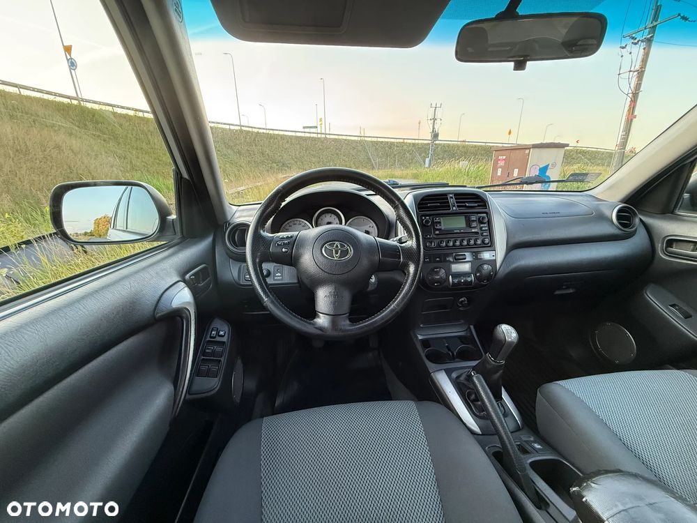 Toyota RAV4 D-4D 4x4 Sol - 19