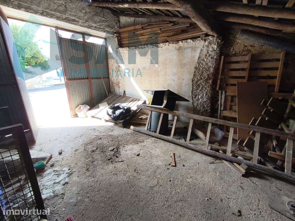 Moradia T2 para restauro no Vilar - Grande imagem: 3/19
