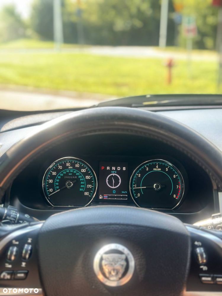 Jaguar XF 2.0 T Premium Luxury - 12