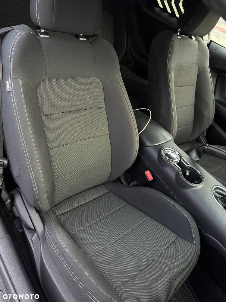 Ford Mustang 3.7 V6 - 15