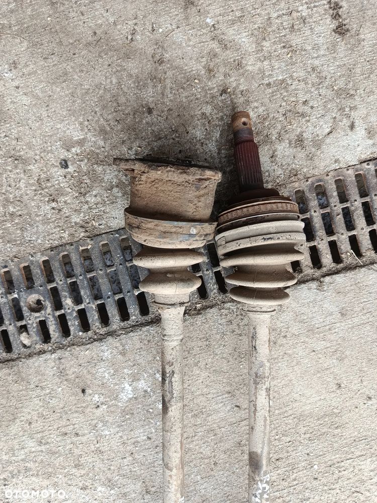 Półoś półosie tył prawa lewa Toyota RAV4 2.0D - 2