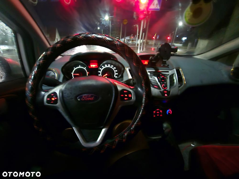 Ford Fiesta - 2