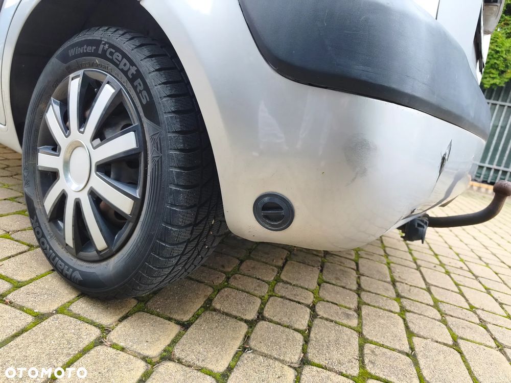 Kia Rio - 12
