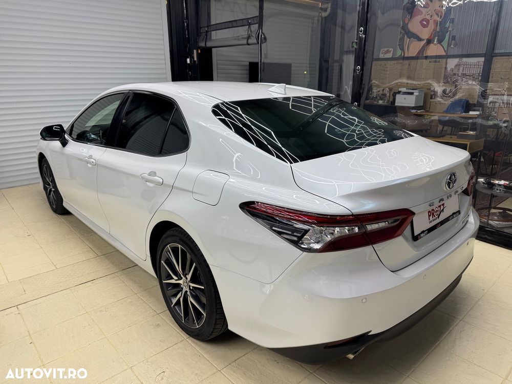 Toyota Camry 2.5 HEV Executive - 6