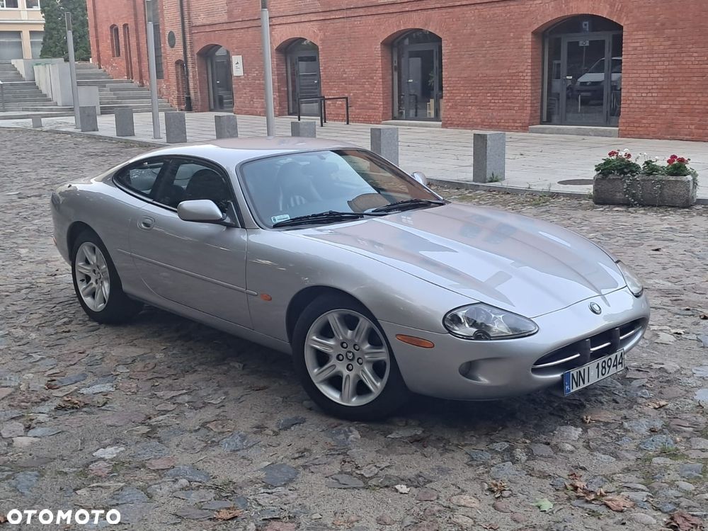 Jaguar XK Coupe - 2
