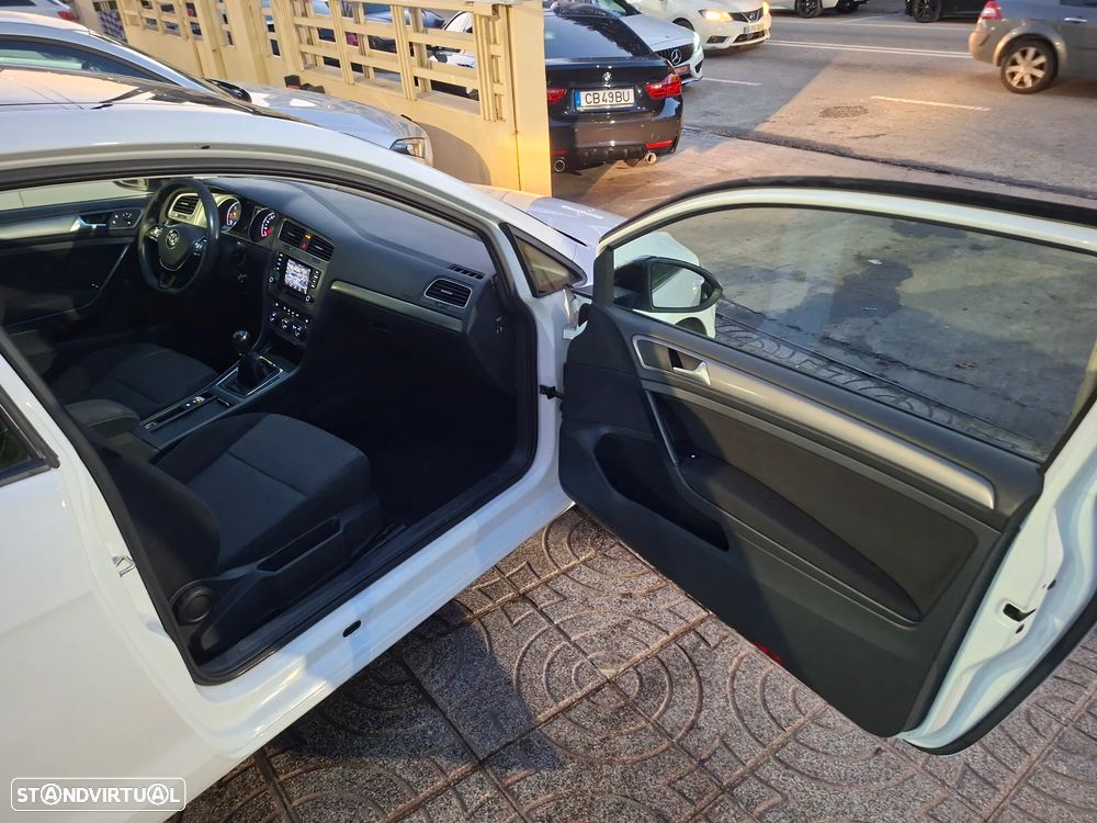 VW Golf 1.6 TDI BlueMotion Comfortline - 21