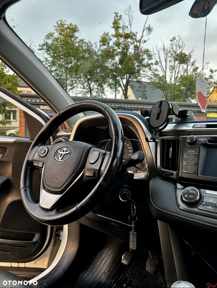 Toyota RAV4 2.0 D-4D Active - 19