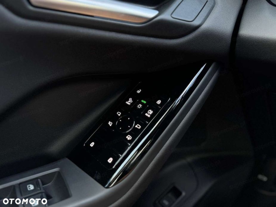 Audi Q6 e-tron - 12