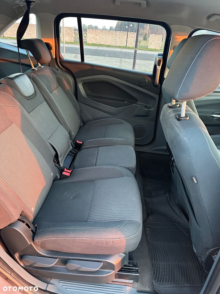 Ford Grand C-MAX 1.6 TDCi Titanium - 17