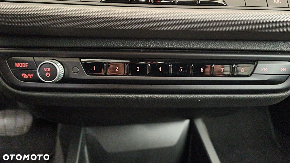 BMW Seria 1 118i Advantage - 24