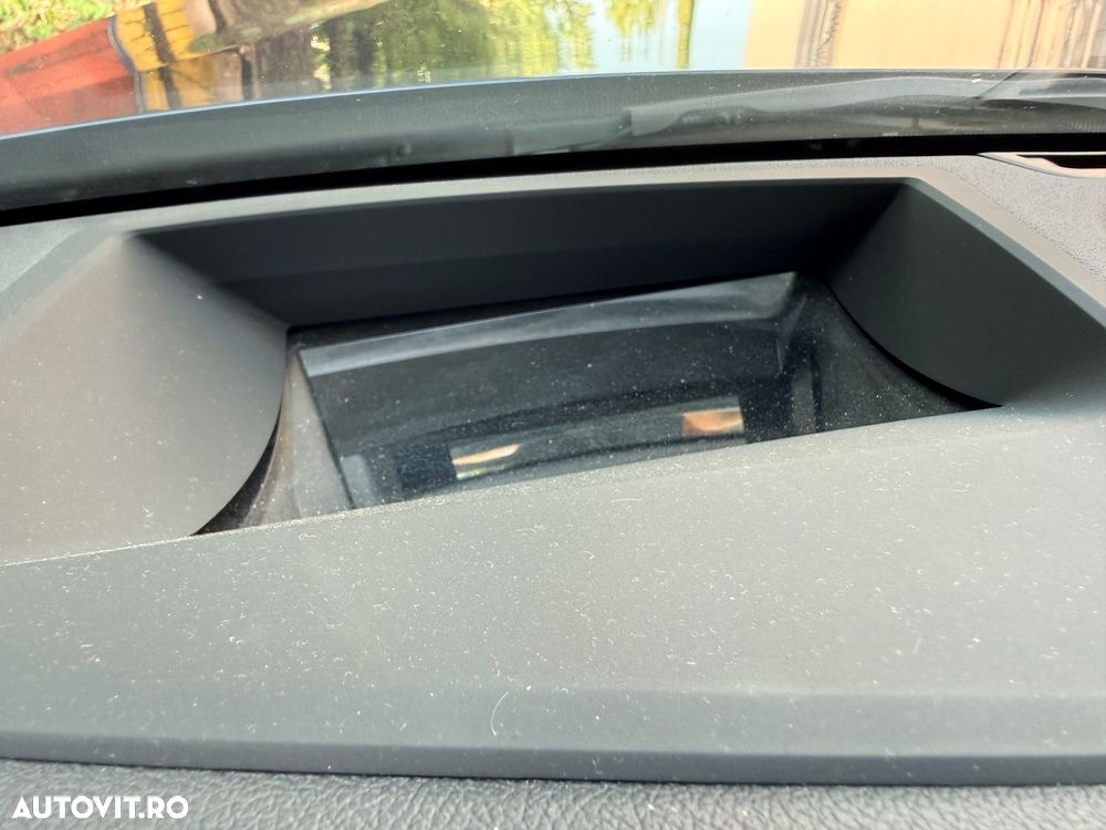 BMW Seria 3 330d Aut. M Sport - 29