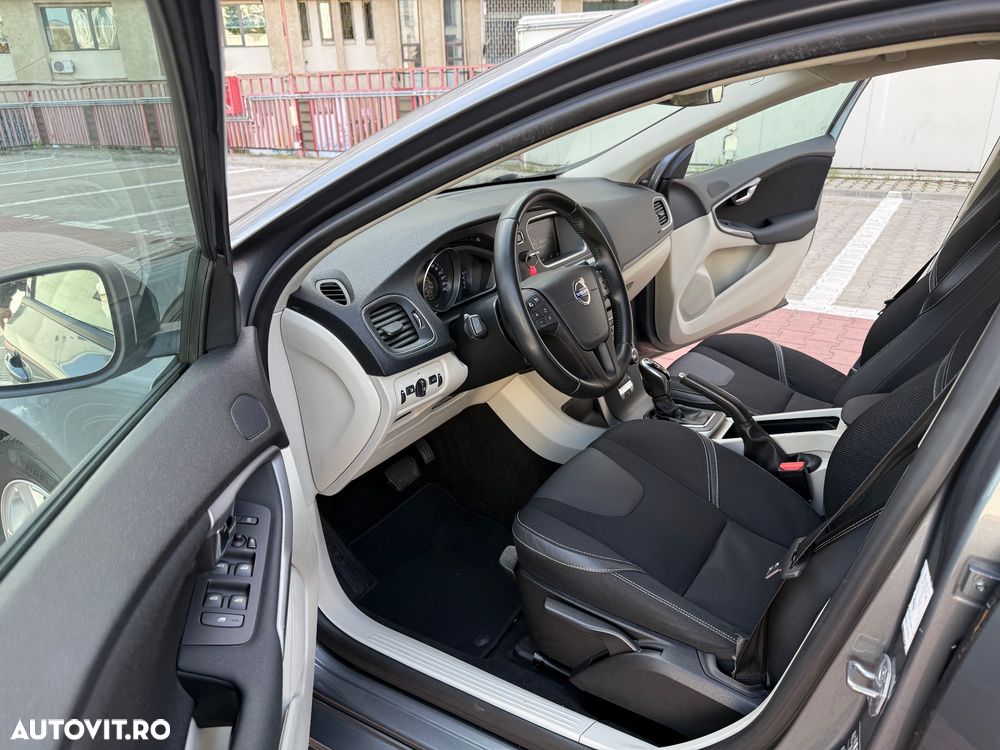 Volvo V40 D2 Powershift Momentum - 13