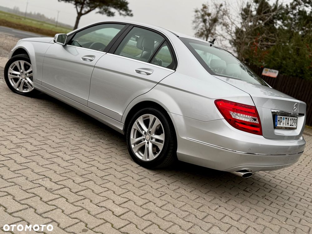 Mercedes-Benz Klasa C 200 T Avantgarde Edition - 21