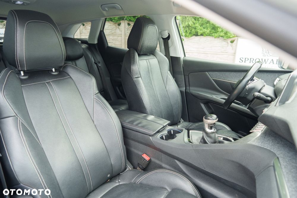Peugeot 3008 1.2 PureTech GPF Allure S&S - 20