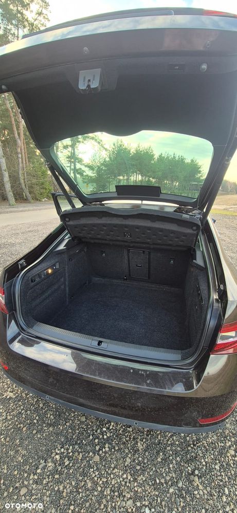 Skoda Superb 2.0 TDI L&K DSG - 14