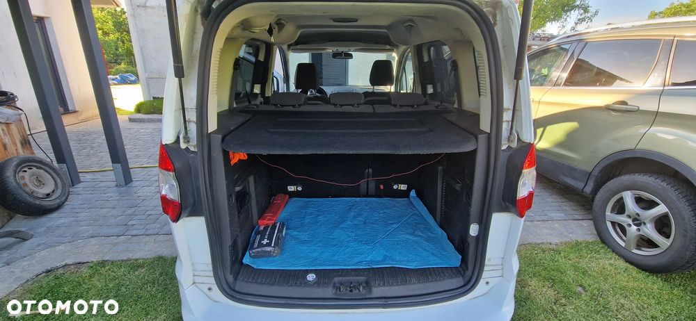 Ford Tourneo Courier 1.5 TDCi Ambiente - 12
