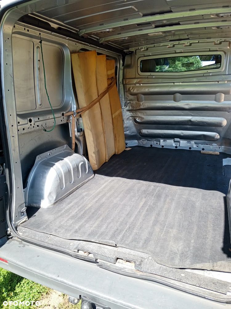 Opel Vivaro - 9