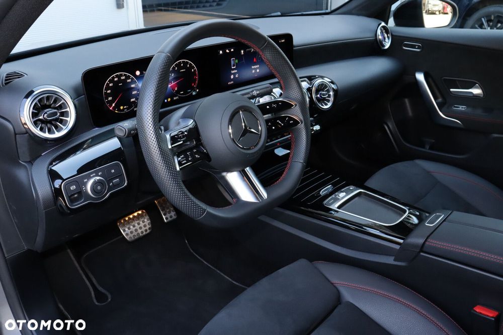 Mercedes-Benz Klasa A 200 AMG Line 7G-DCT - 9