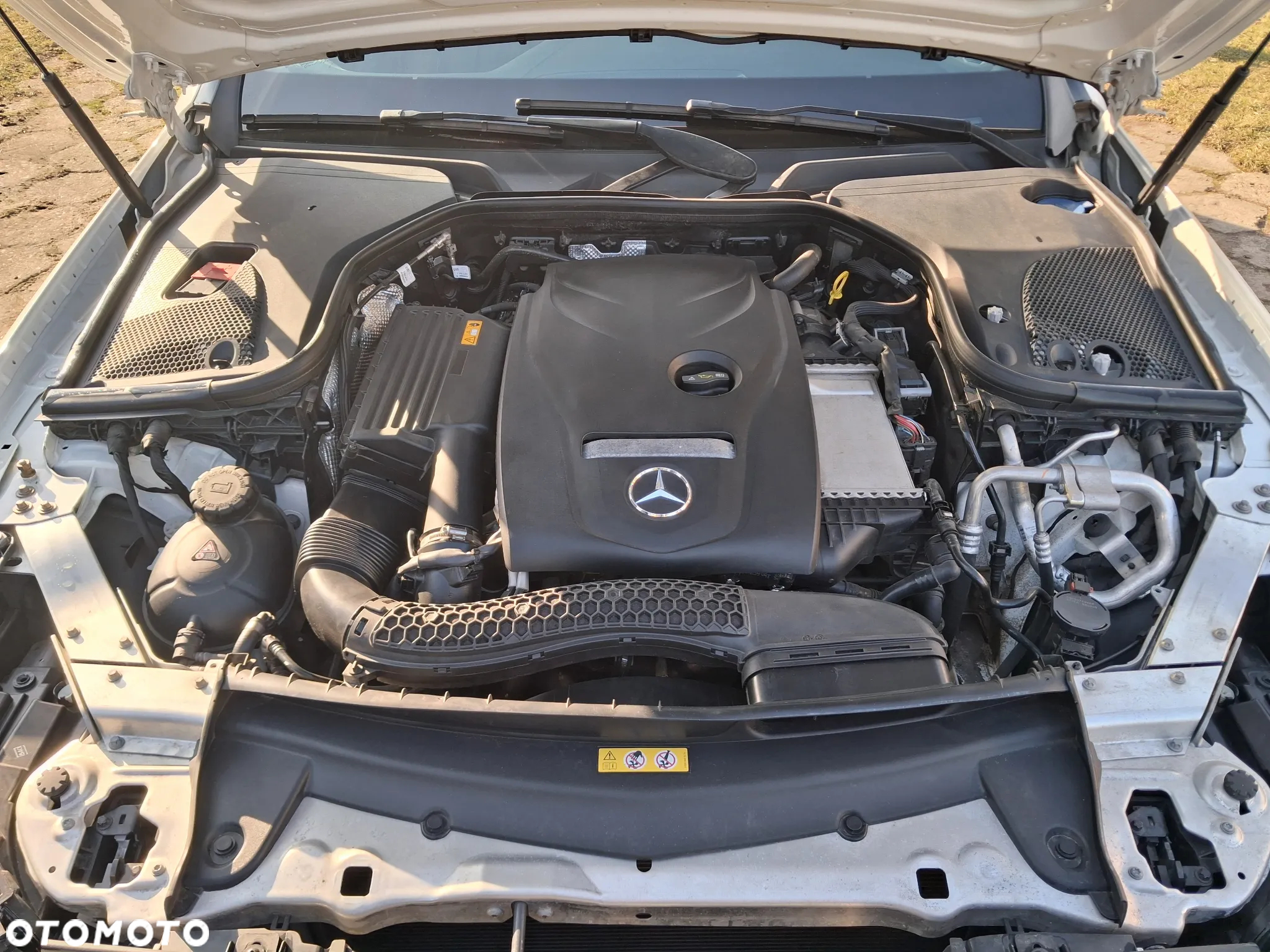 Mercedes-Benz Klasa E 200 4Matic T 9G-TRONIC AMG Line - 18