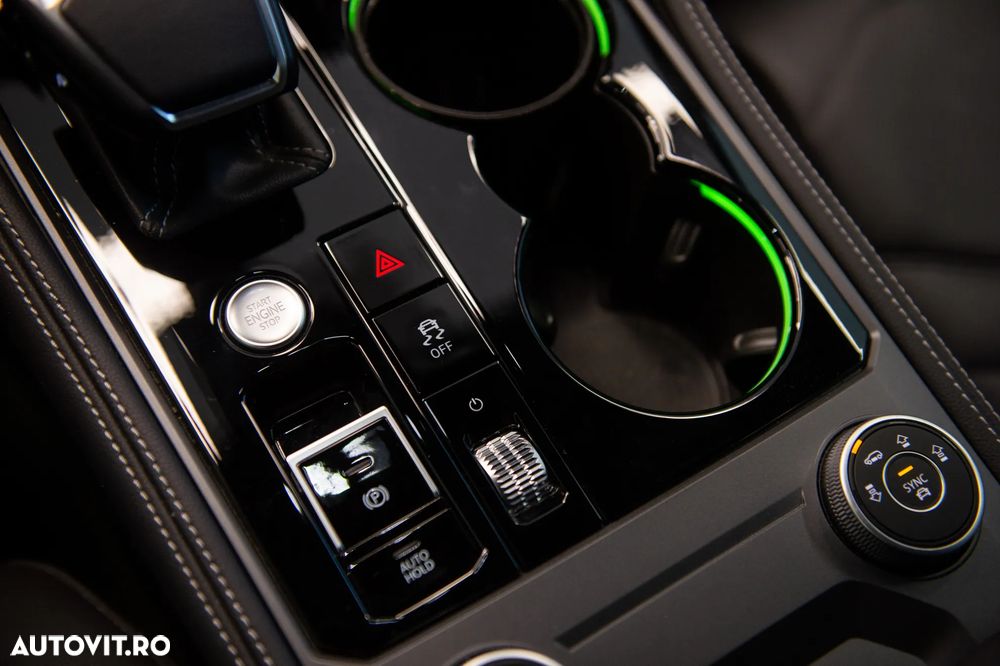Volkswagen Touareg V6 TDI 4MOTION R-Line - 28
