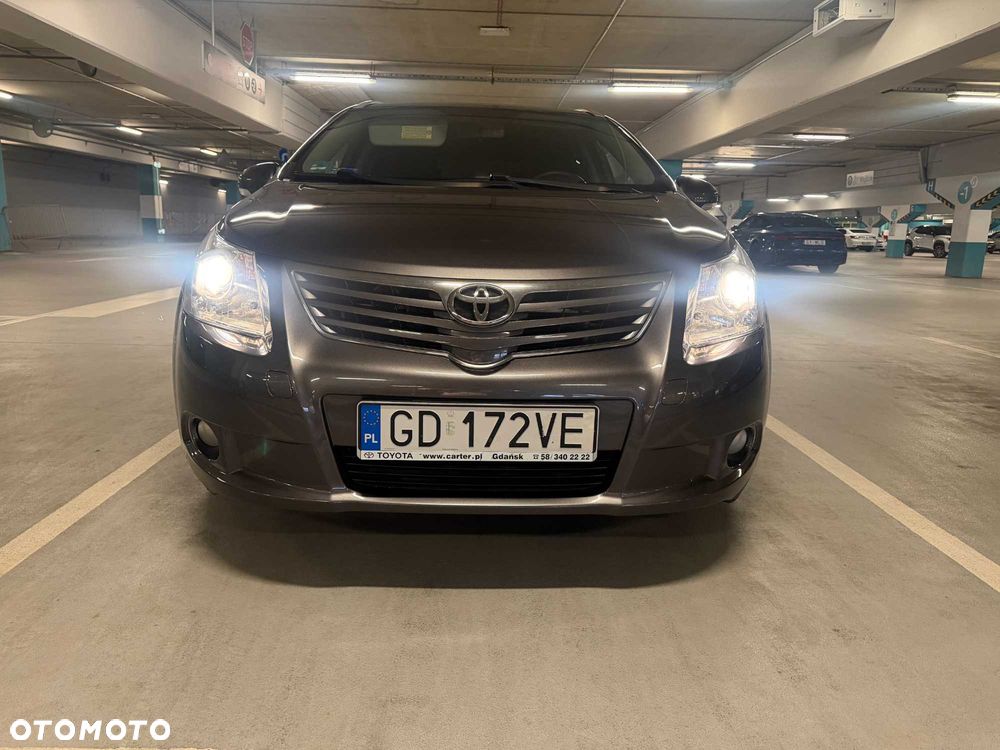 Toyota Avensis - 2