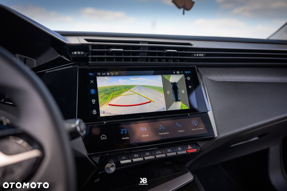 Peugeot 308 - 8