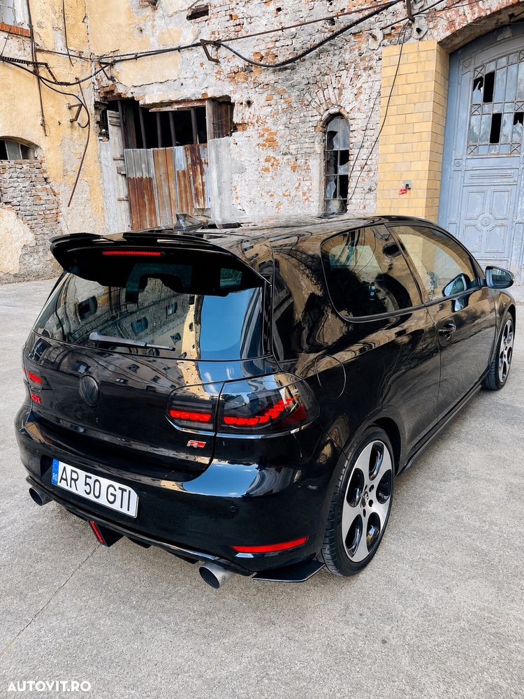 Volkswagen Golf 2.0 R - 11