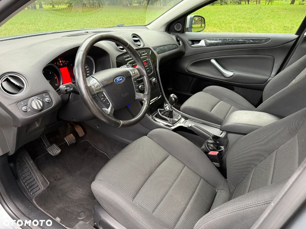 Ford Mondeo SW - 13