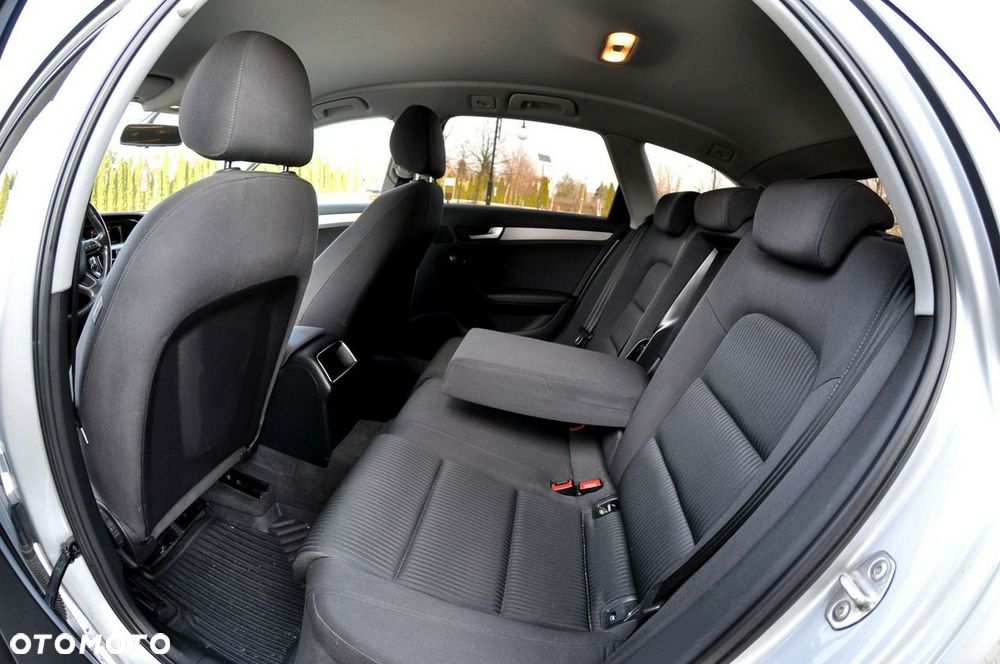 Audi A4 Avant 2.0 TDI DPF Ambiente - 10