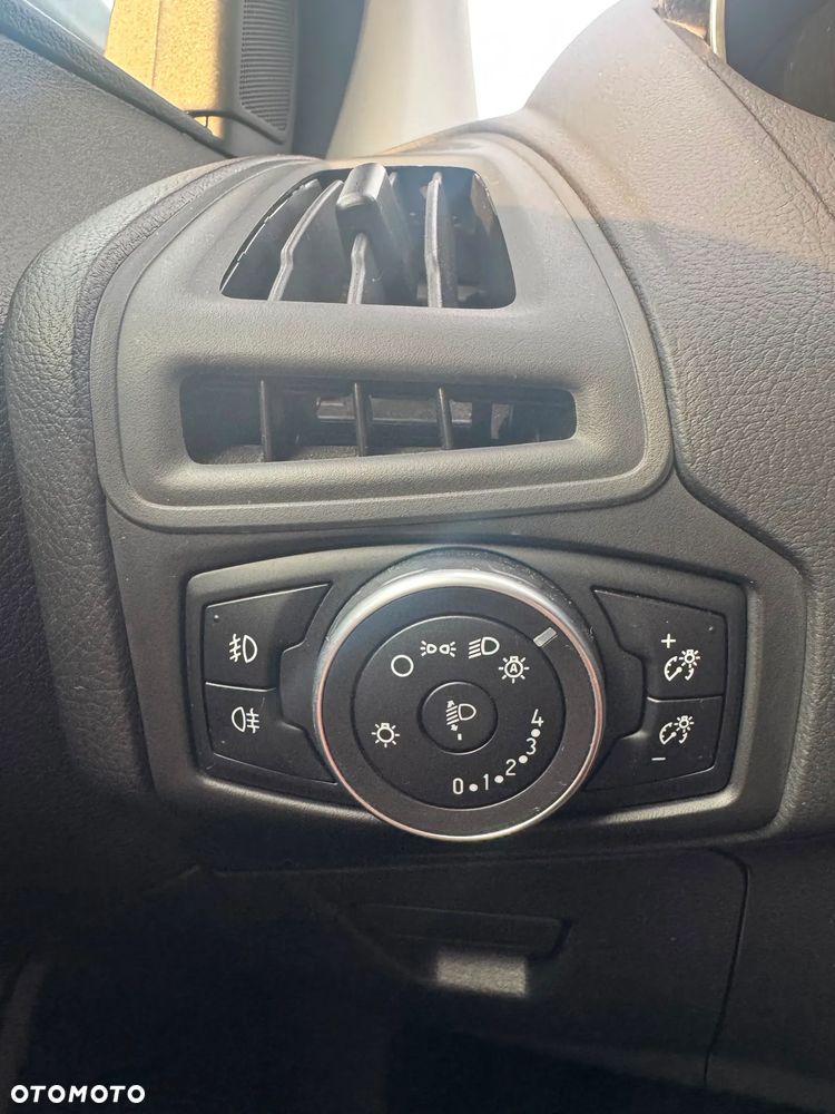 Ford Focus 1.0 EcoBoost Titanium - 18