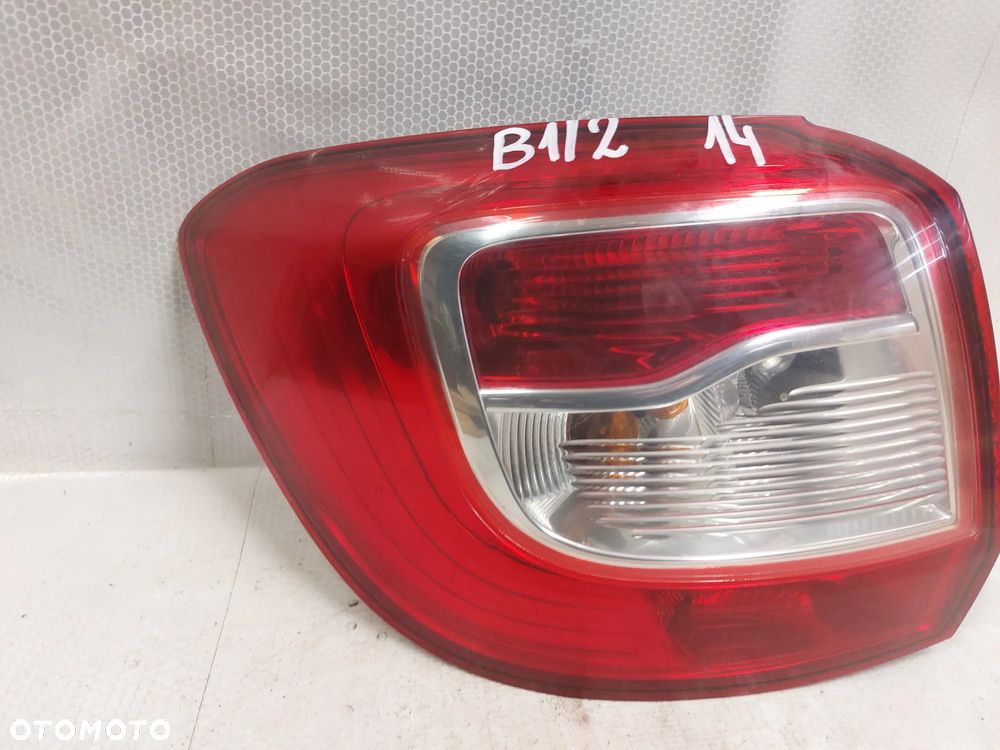 .  LAMPA TYL TYLNA LEWA DACIA SANDERO 2 - 2