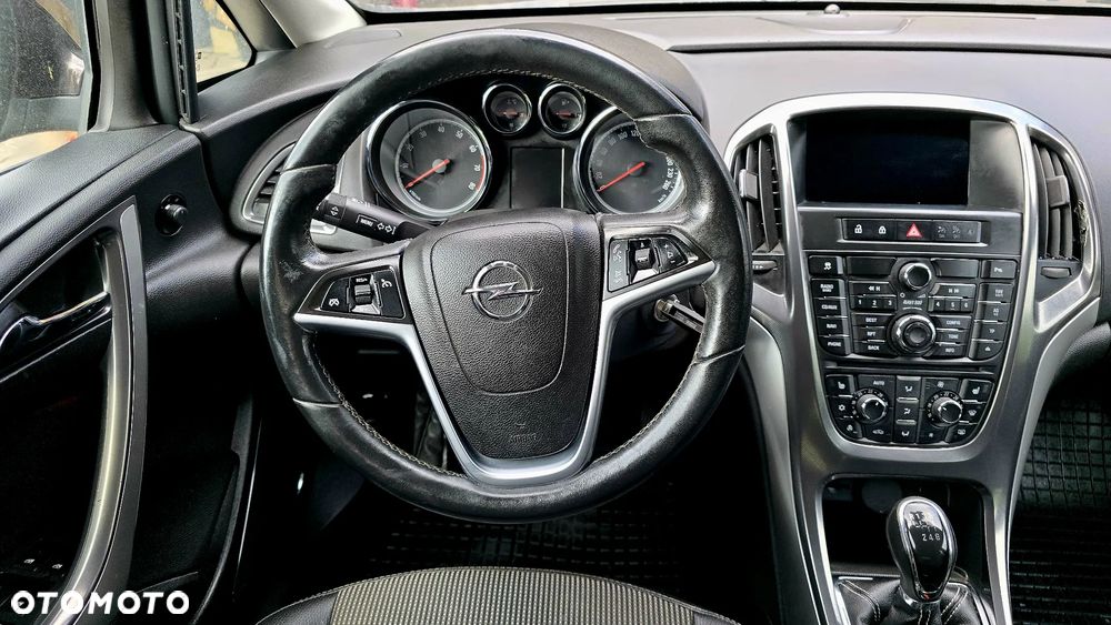 Opel Astra 1.6 Turbo Innovation - 14