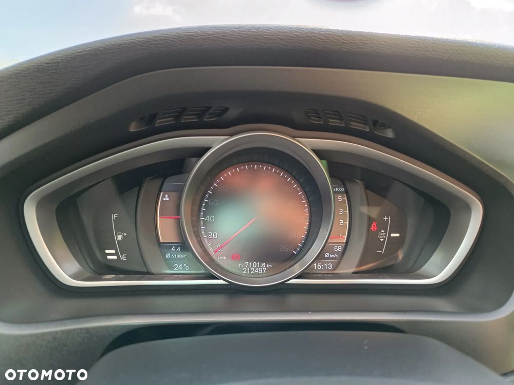 Volvo V40 D2 Momentum - 19
