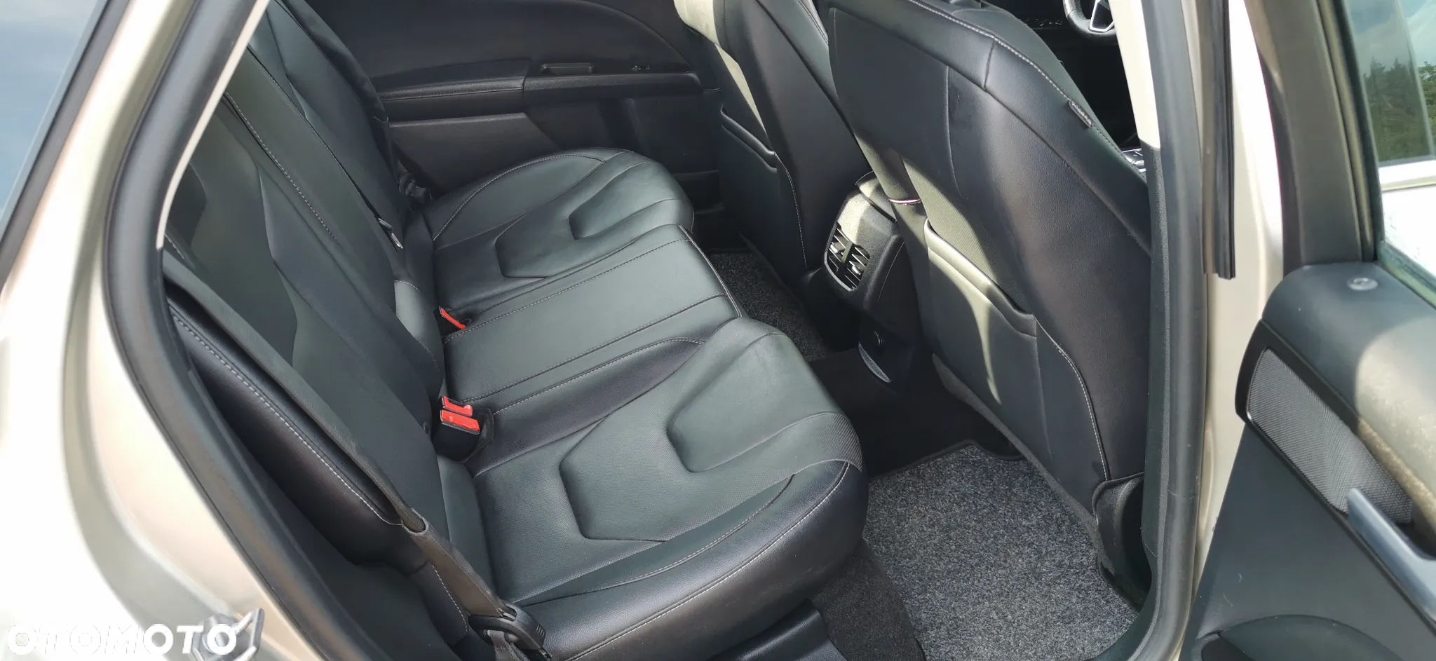 Ford Mondeo 2.0 Hybrid Titanium - 38