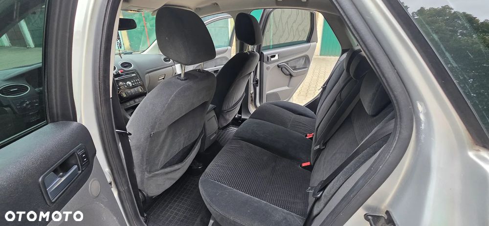Ford Focus 2.0 TDCi Ghia - 16