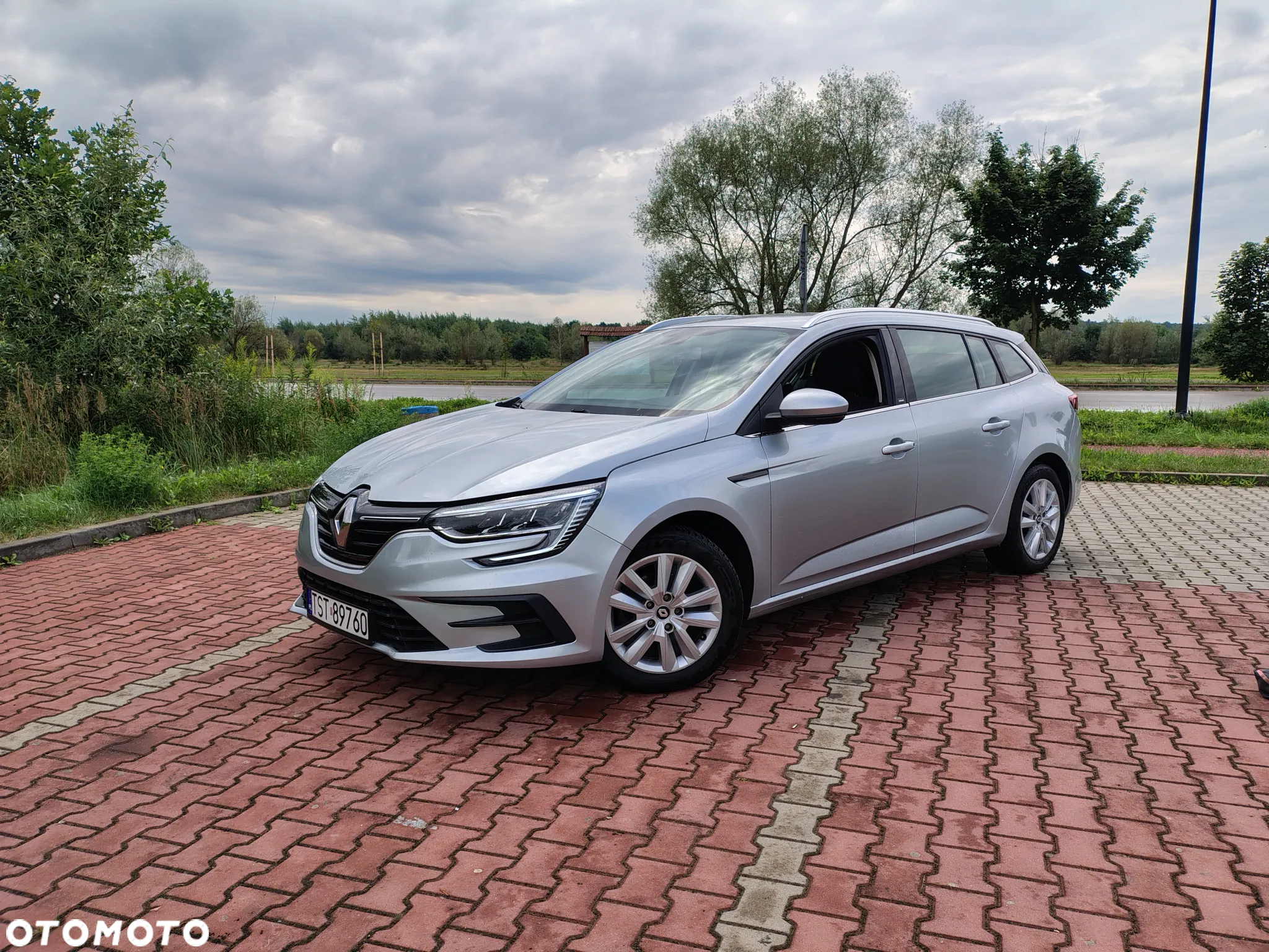 Renault Megane 1.5 Blue dCi Intens - 2