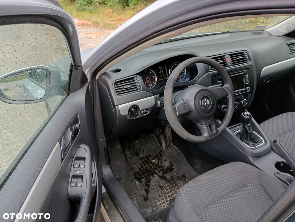 Volkswagen Jetta - 7
