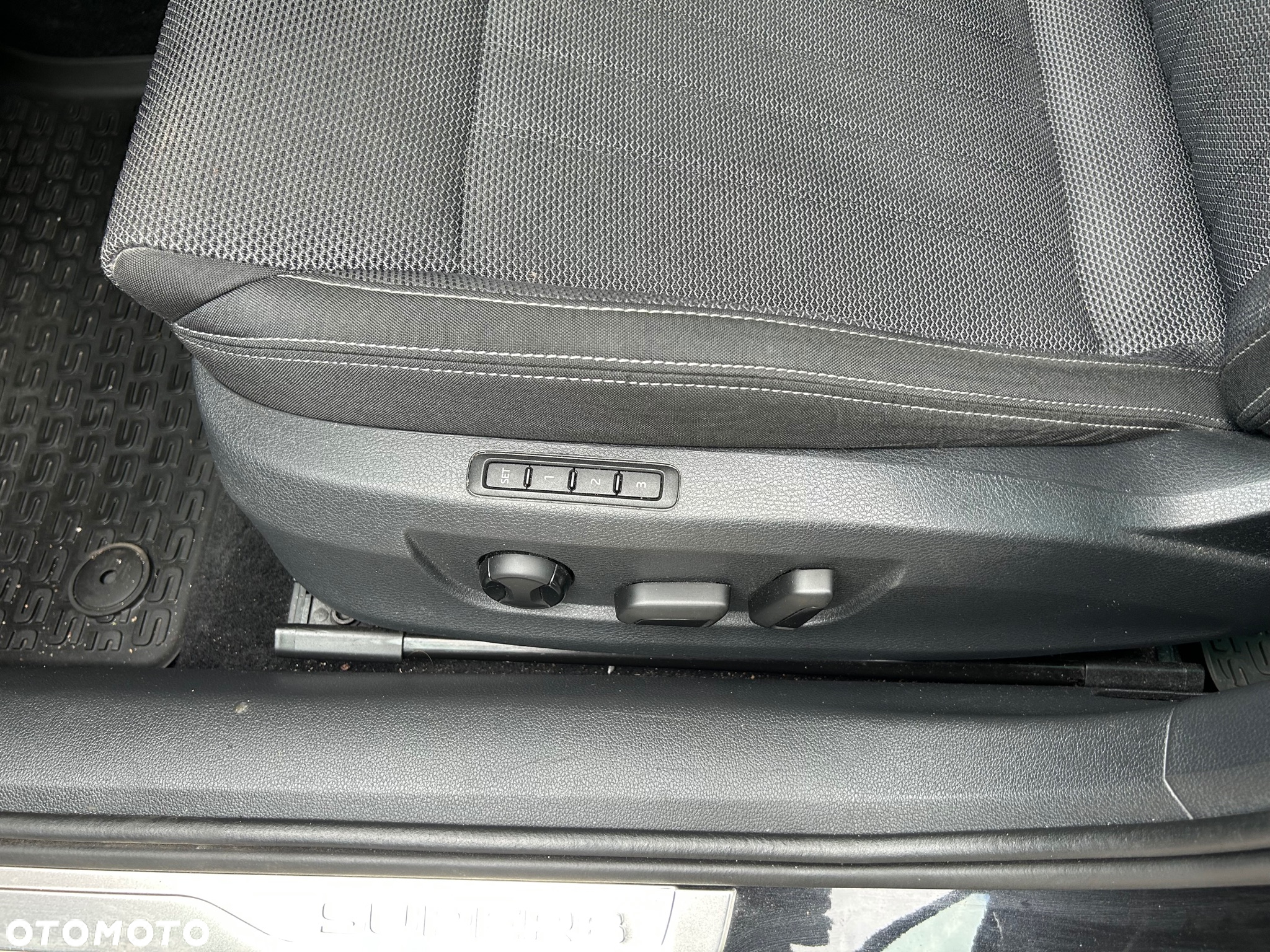 Skoda Superb 2.0 TDI SCR 4x4 Style DSG - 34