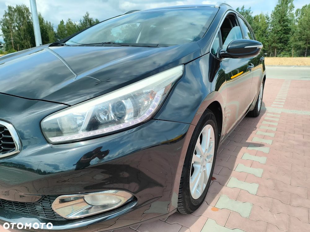 Kia Ceed - 11