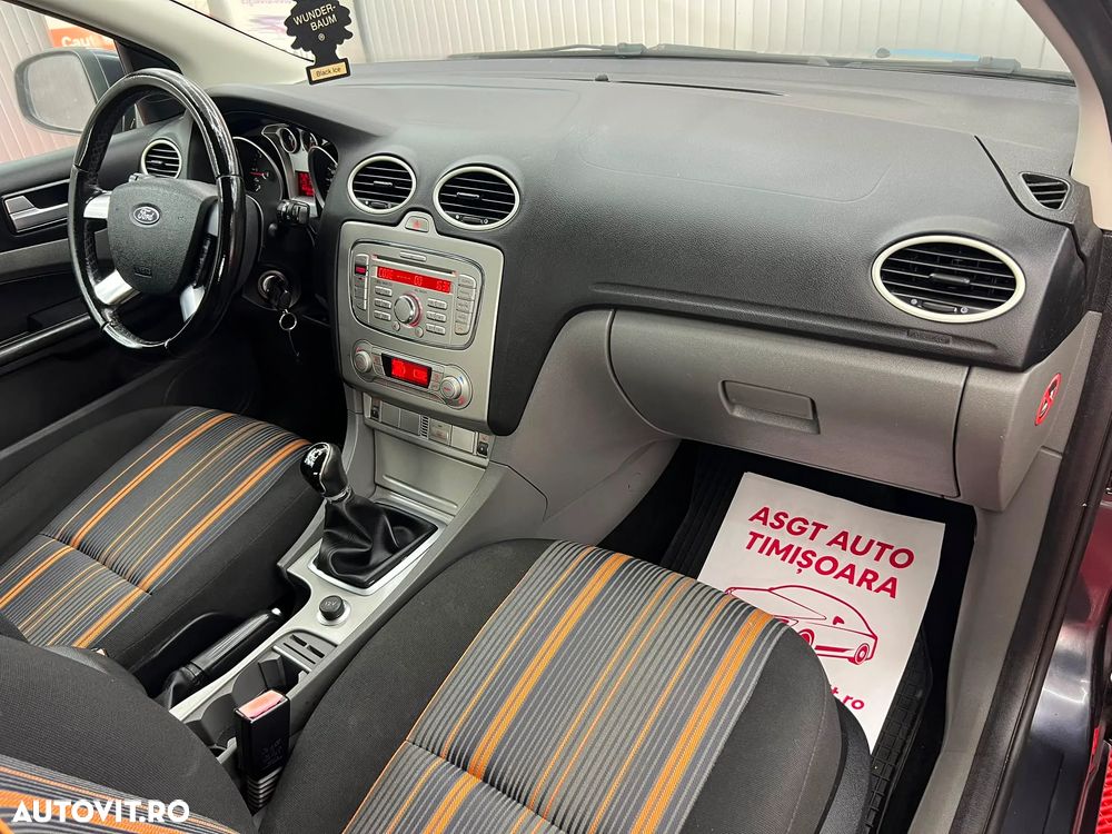 Ford Focus - 10
