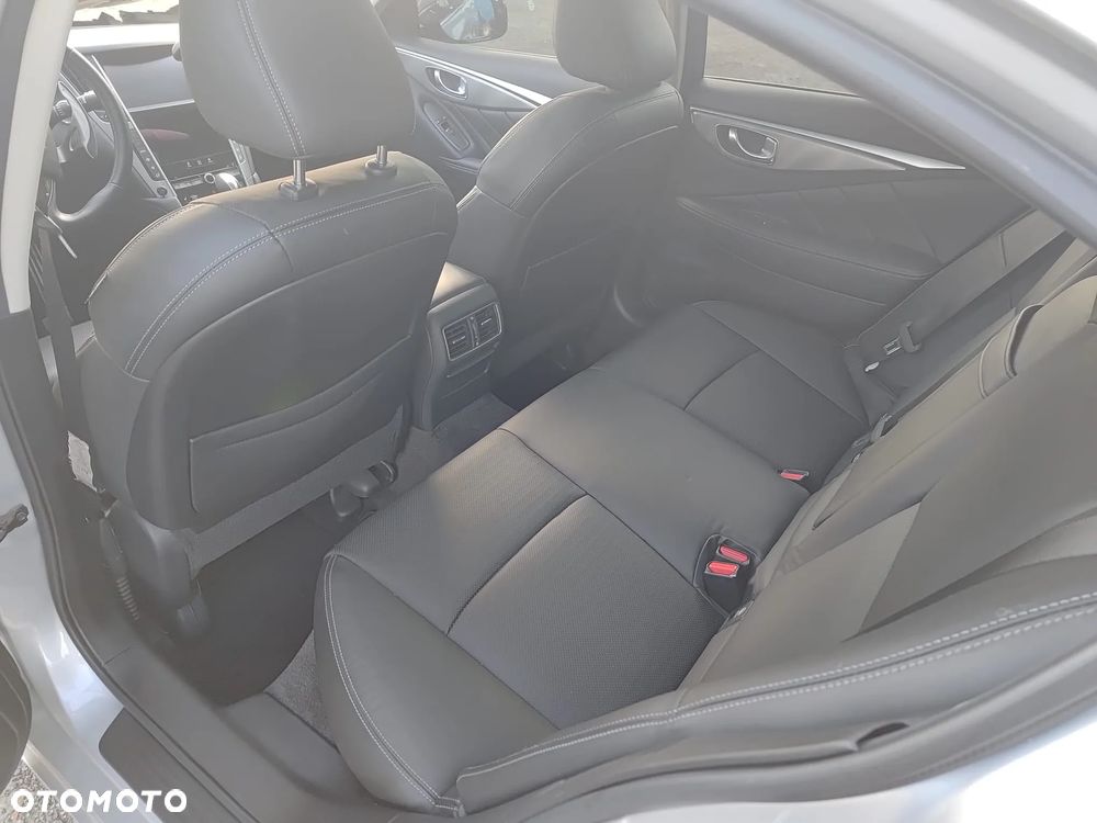 Infiniti Q50 Hybrid AWD Premium - 30