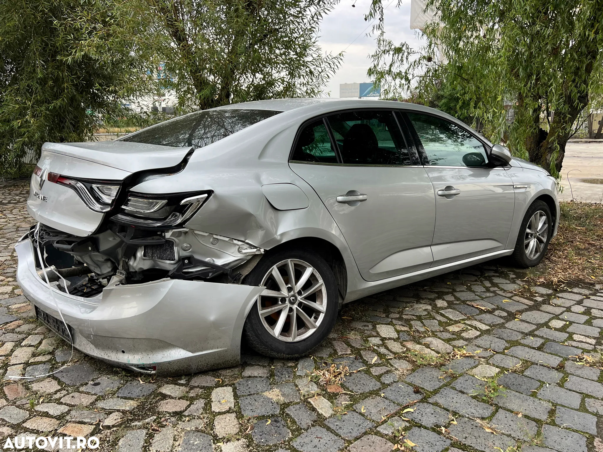Renault Megane TCe 140 EDC GPF Intens - 4