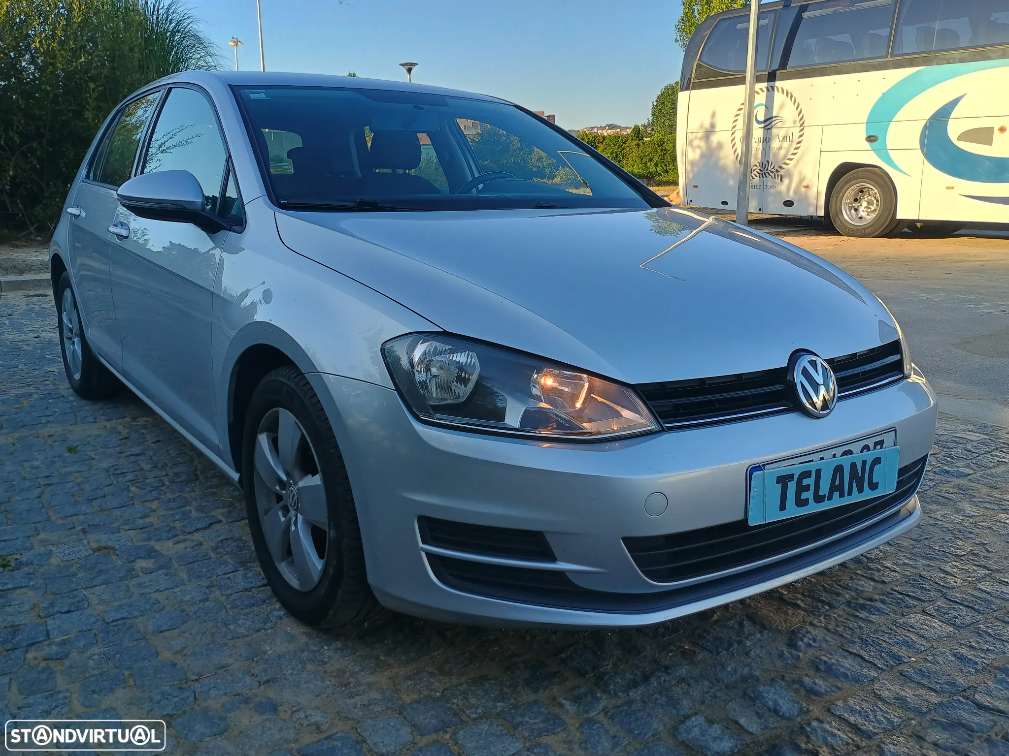 VW Golf 1.6 TDi Trendline BlueMotion - 3