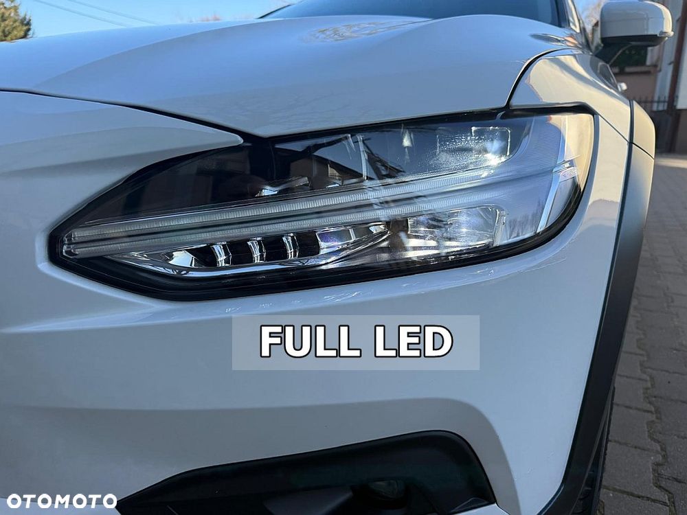 Volvo V90 Cross Country - 10